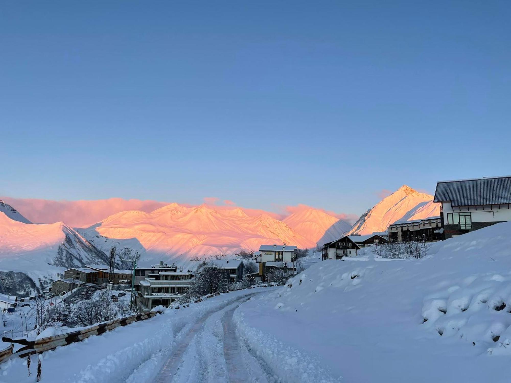 Hotel Seven Gudauri Exteriör bild
